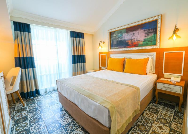 Crystal Club World Of Colours Hotel