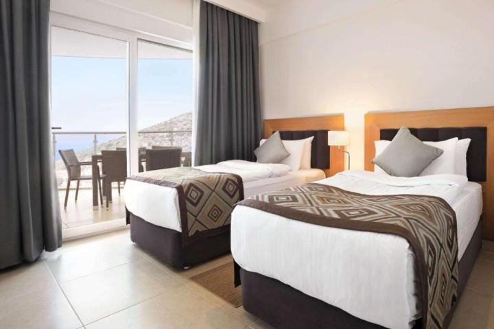 Ramada Hotel & Suites by Wyndham
