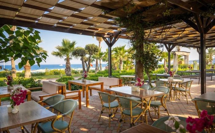 Hotel Loceanica Beach Resort
