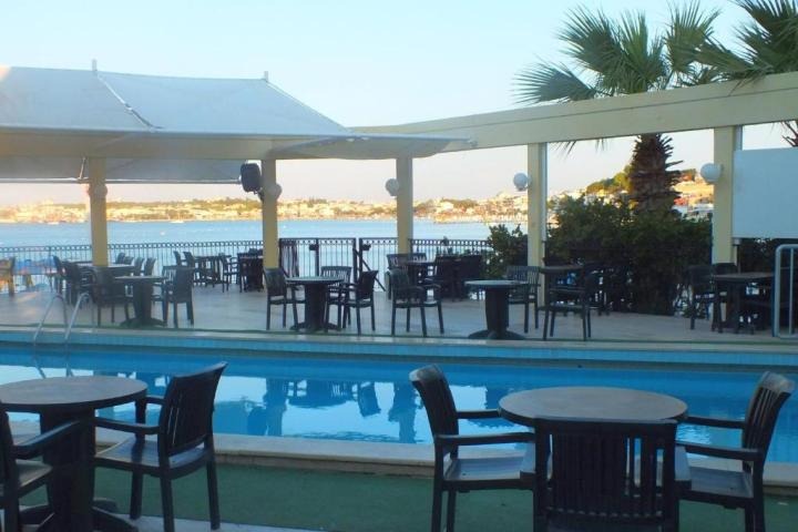 Hotel Tuntas Beach