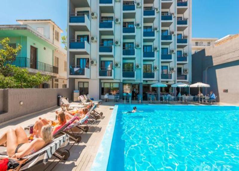 Amphitryon Boutique Hotel