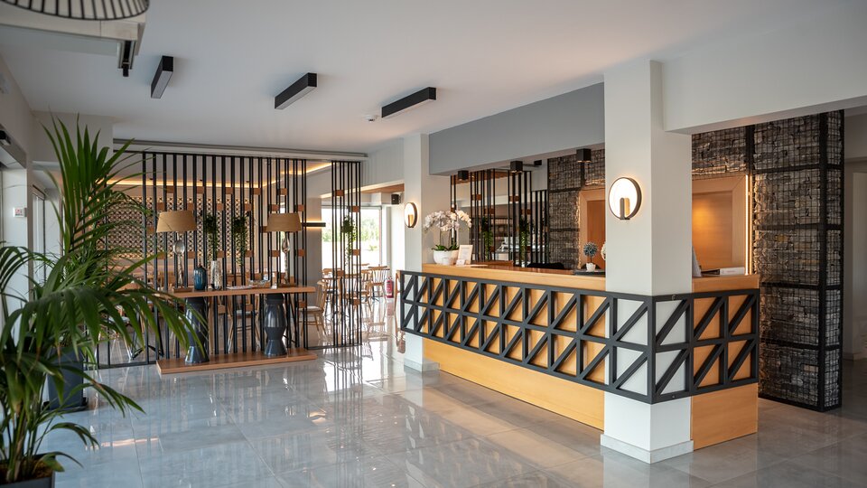 Hotel Mythic Summer