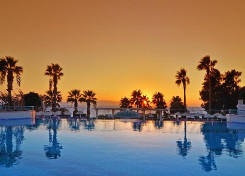 Grand Blue Sky Hotel