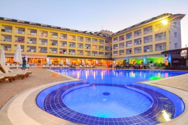 Hotel Pine House