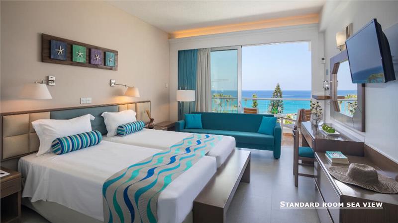 Cavo Maris Hotel