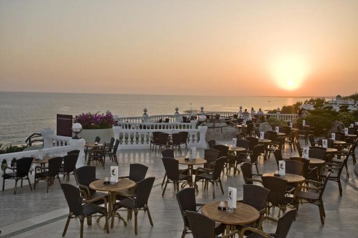 Sunrise Queen Resort & Spa