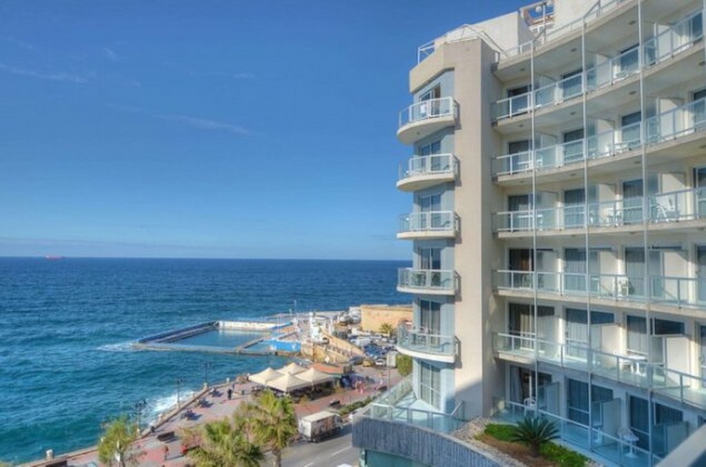 Preluna Hotel