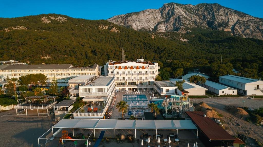 La Perla Hotel