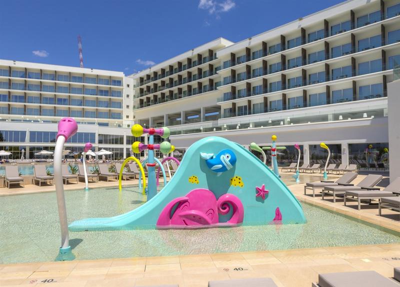 Chrysomare Beach & Resort Hotel
