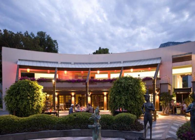 Rixos Sungate Hotel