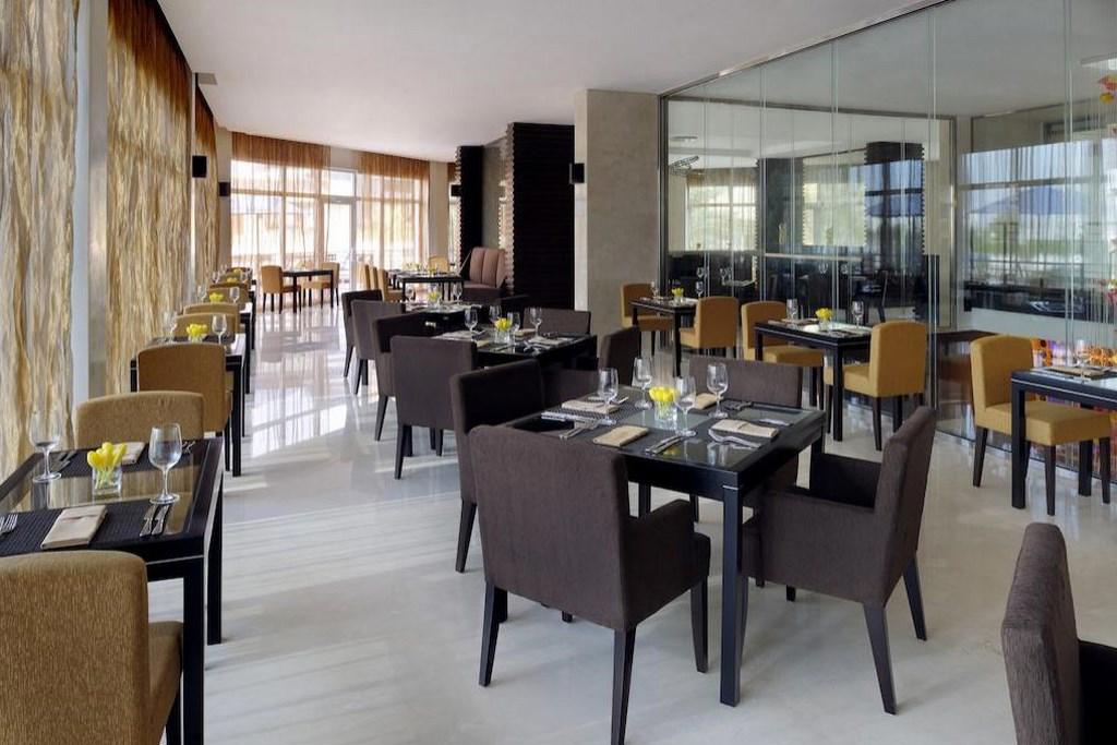 Hotel Movenpick Jumeirah Lakes Towers