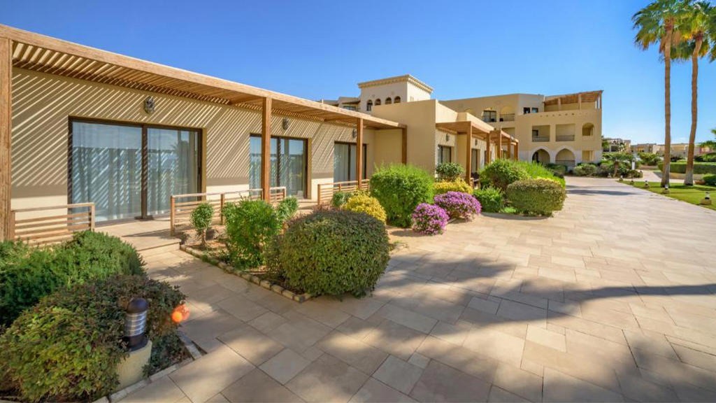 Grand Tala Bay Beach Resort