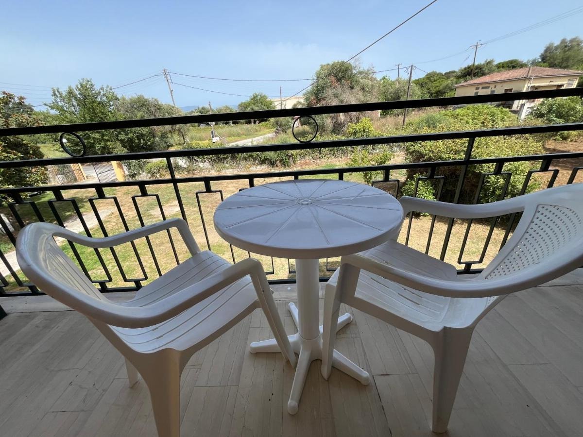 Yanakis apartments ex Olive Garden