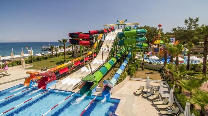 Crystal Flora Beach Resort