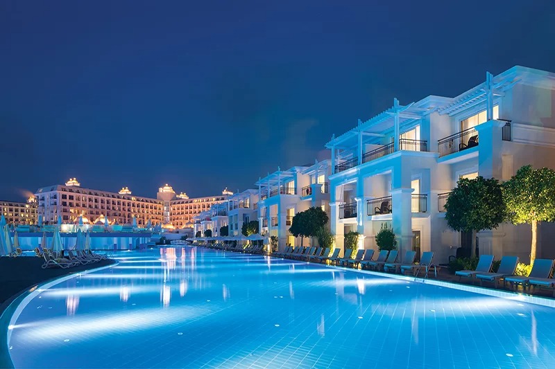 Titanic Deluxe Golf Hotel