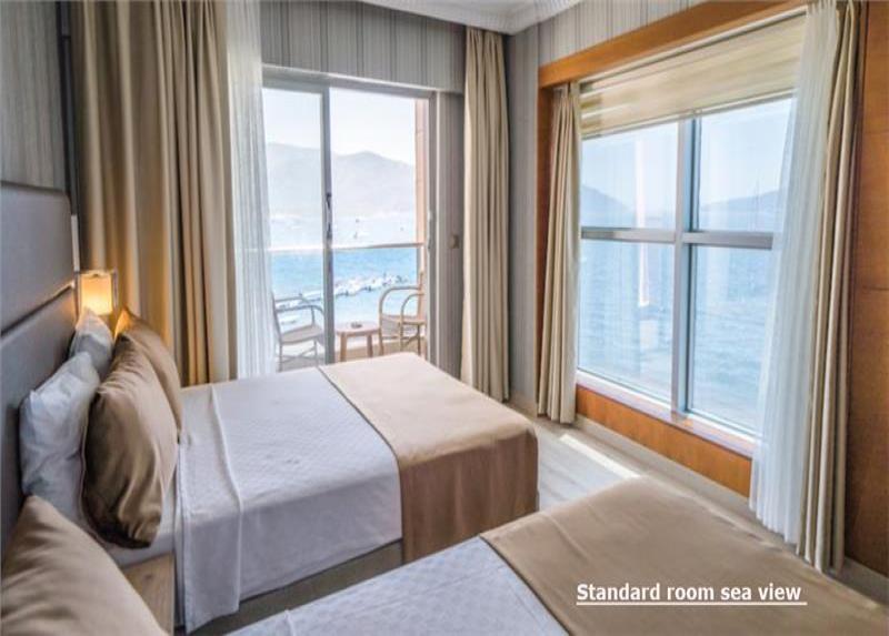 Point Beach Hotel
