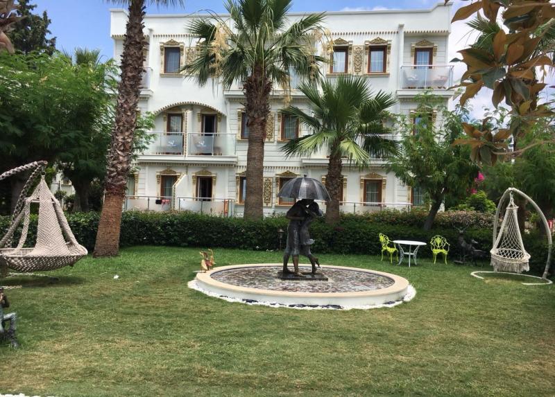 Golden Beach Hotel