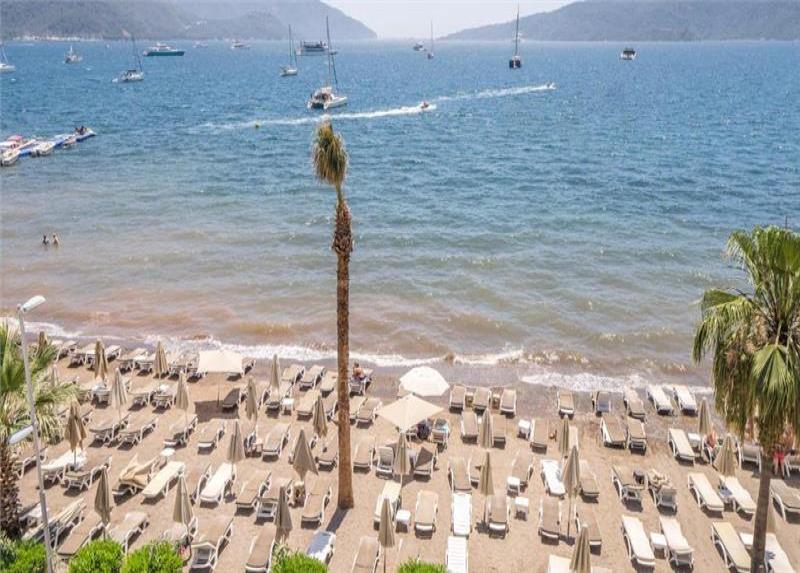 Point Beach Hotel