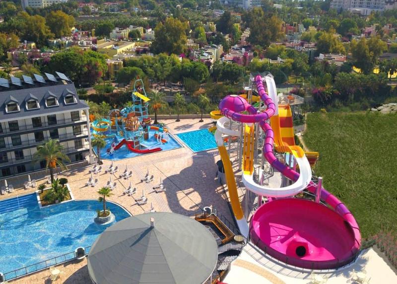 Dream World Palace Hotel