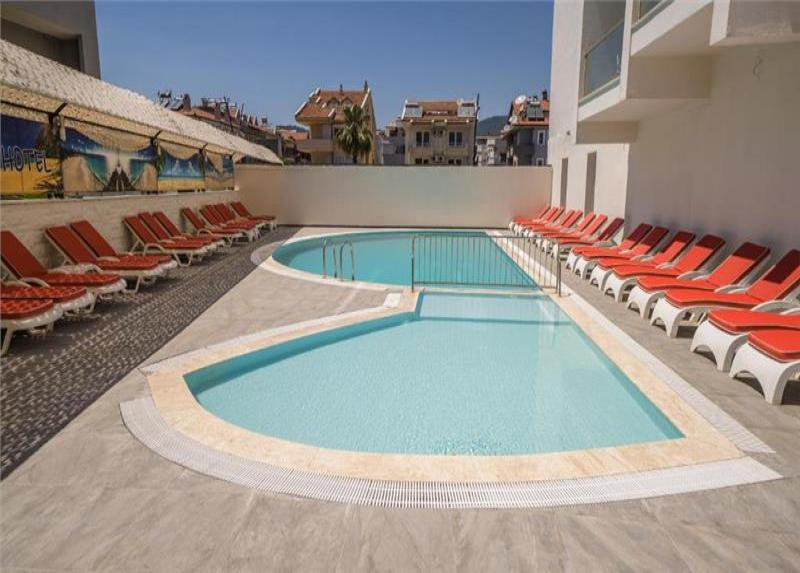 Point Beach Hotel