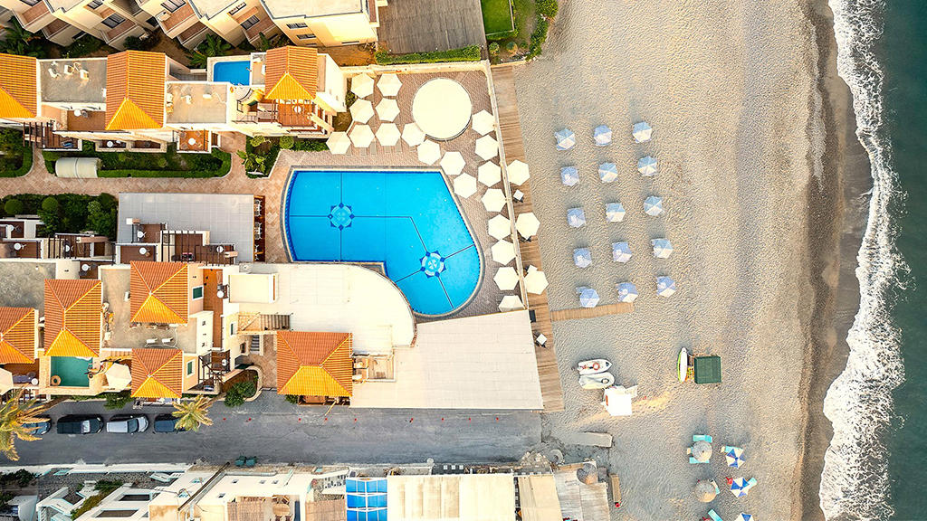 Caldera Bay Hotel
