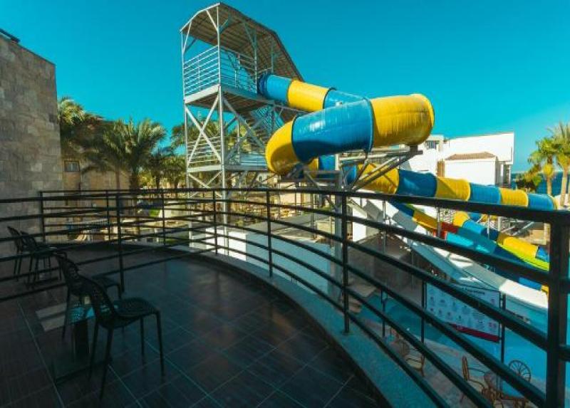 La Rosa Waves Hotel