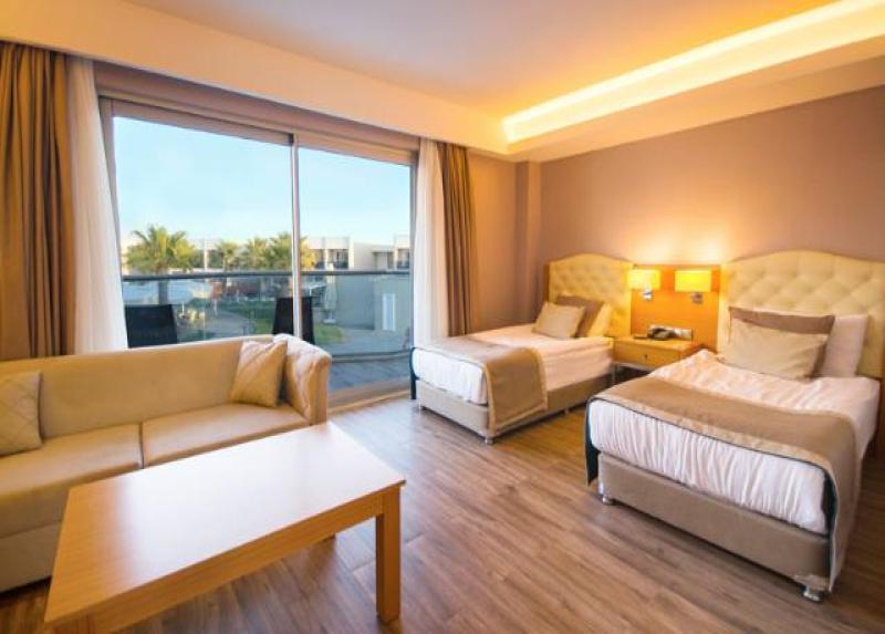 Aquasis De Luxe Resort & Spa Hotel