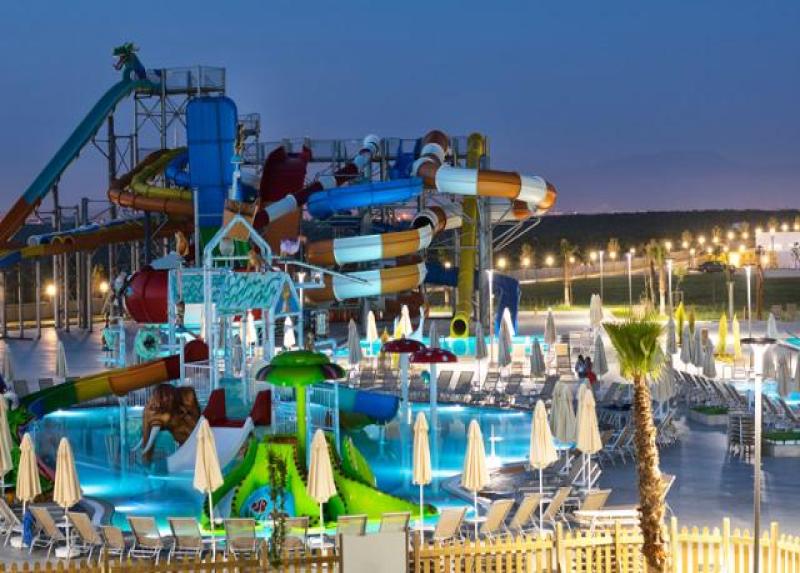 Aquasis De Luxe Resort & Spa Hotel