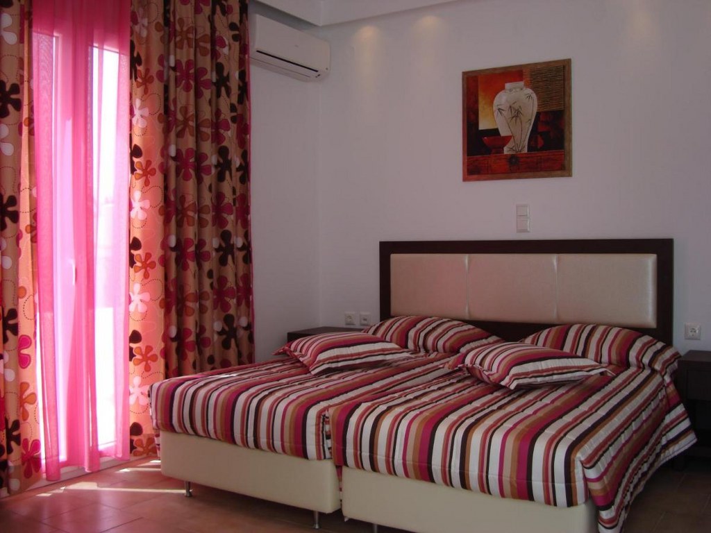 Eleana Studios & Suites