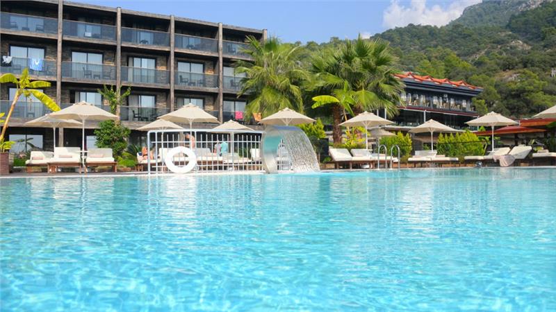 Manaspark Deluxe Hotel