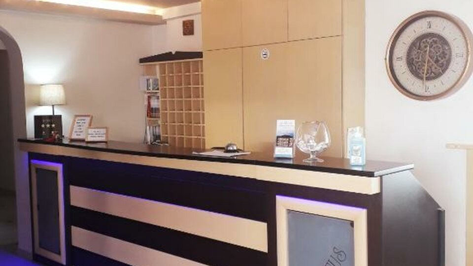 RG Status Hotel