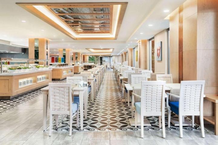 Ramada Hotel & Suites by Wyndham