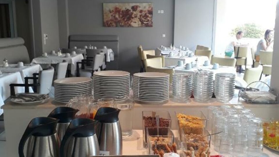 RG Status Hotel