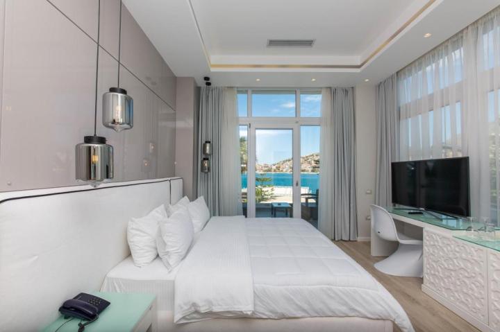 Hotel Demi
