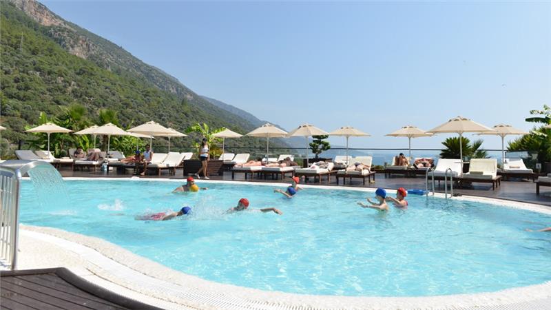 Manaspark Deluxe Hotel