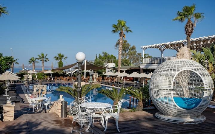 Golden Beach Hotel