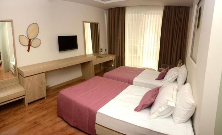 Hotel Orka Lotus Beach