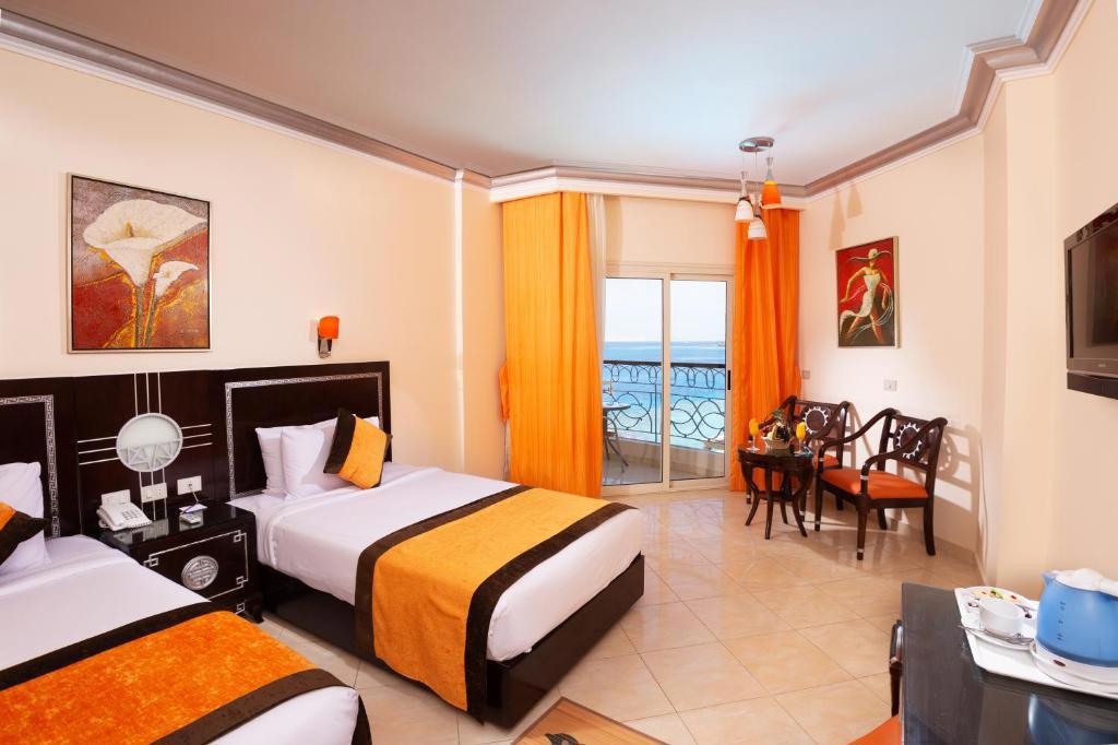  Sphinx Aqua Park Beach Resort
