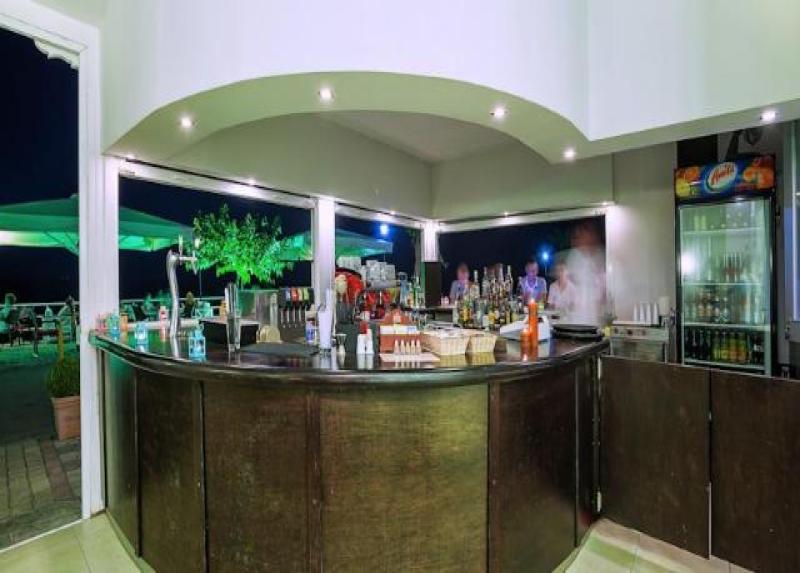 Xenios Dolphin Beach Hotel