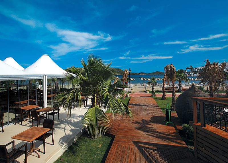 Costa Bitezhan Beach Hotel