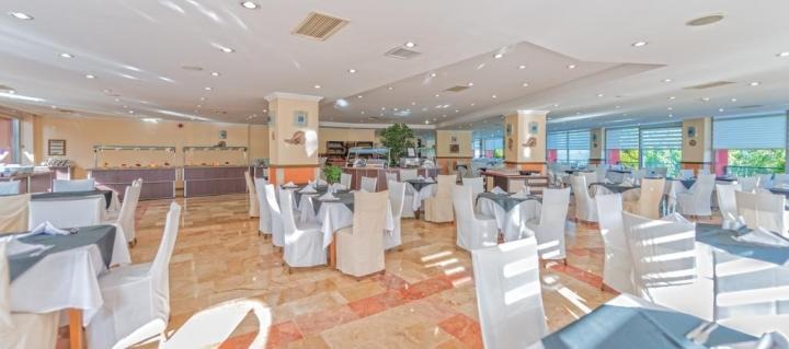 Royal Atlantis Beach