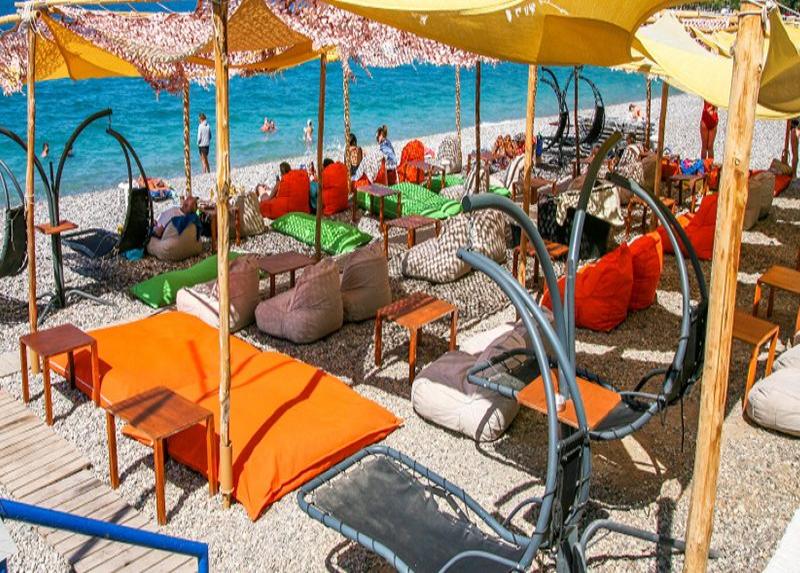 Central Mantas Hotel