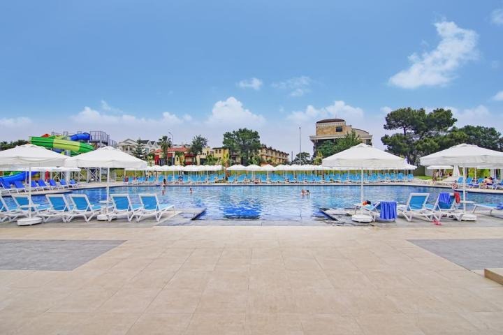 Dosinia Luxury Resort