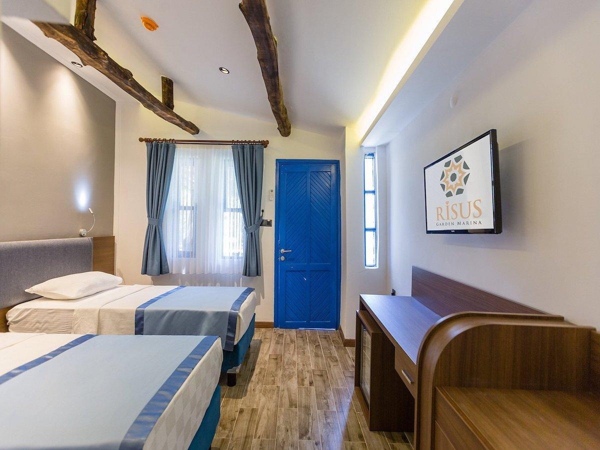 Rusus Garden Marina Hotel