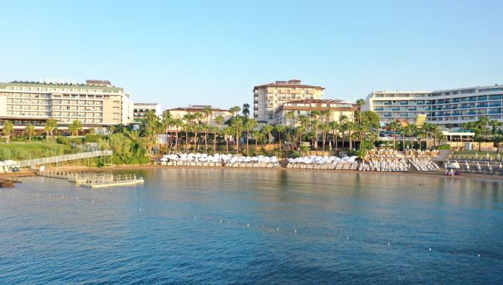 Eos Beach Resort