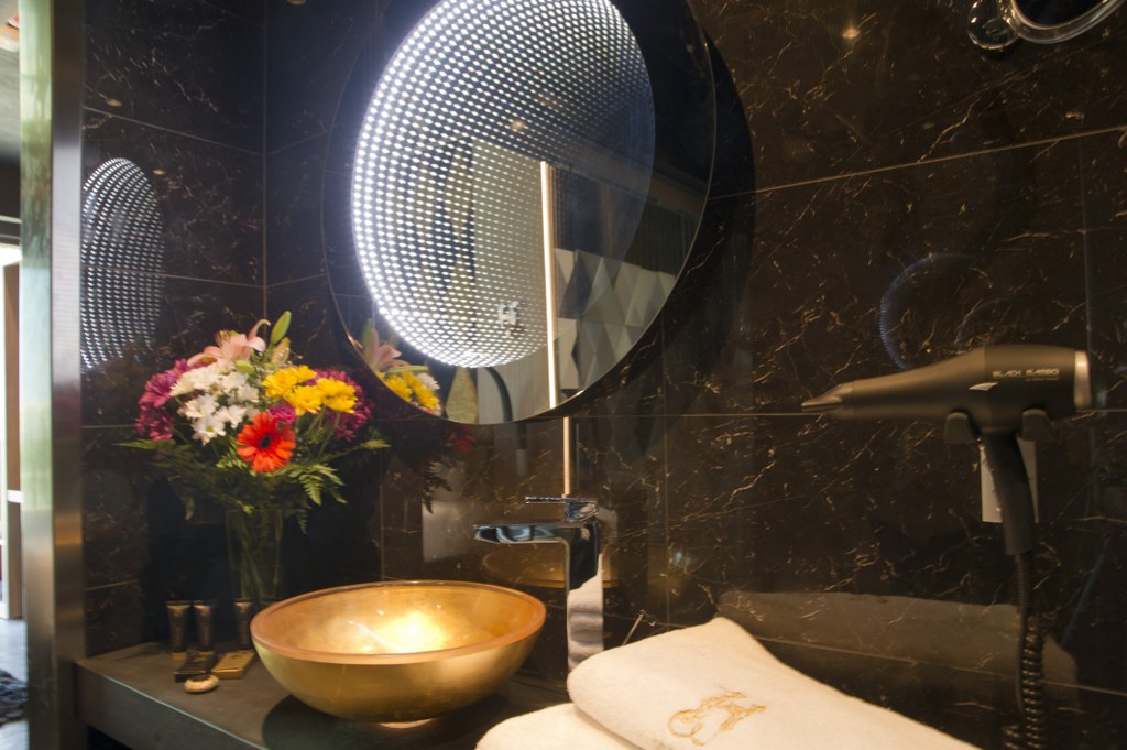 H Hotel