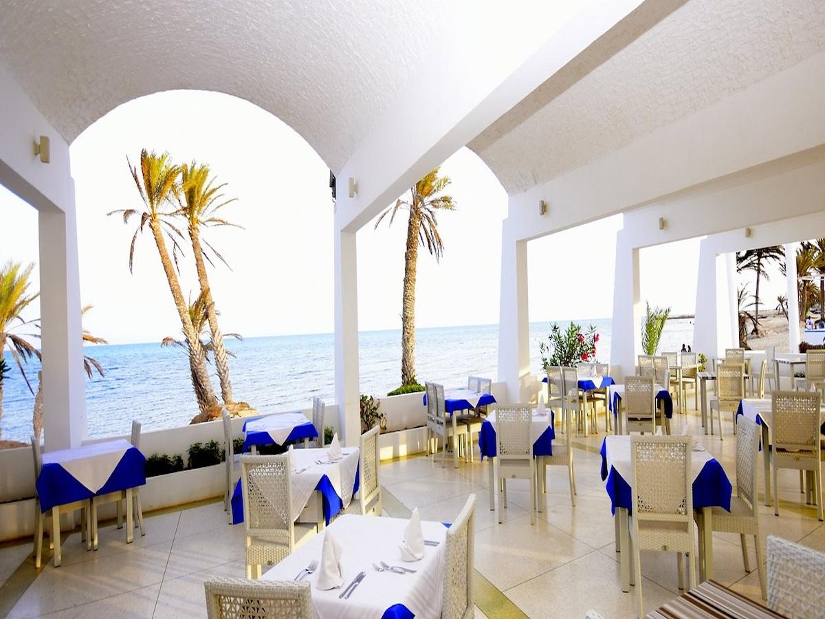 Hari Club Beach Resort