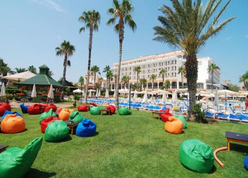 Adora Hotel & Resort Hotel