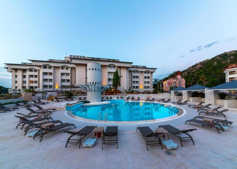 Faros Premium Beach Hotel