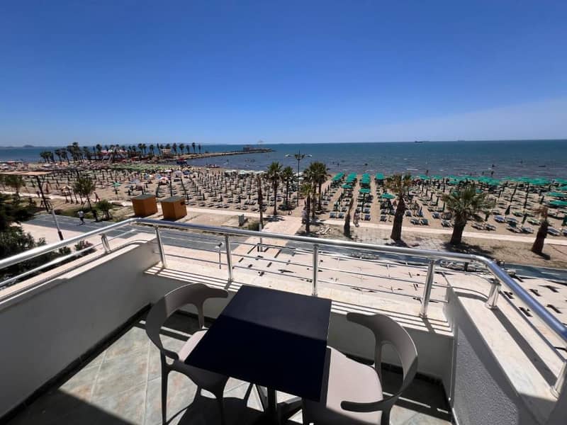 Hotel Wave Beachfront Apartments